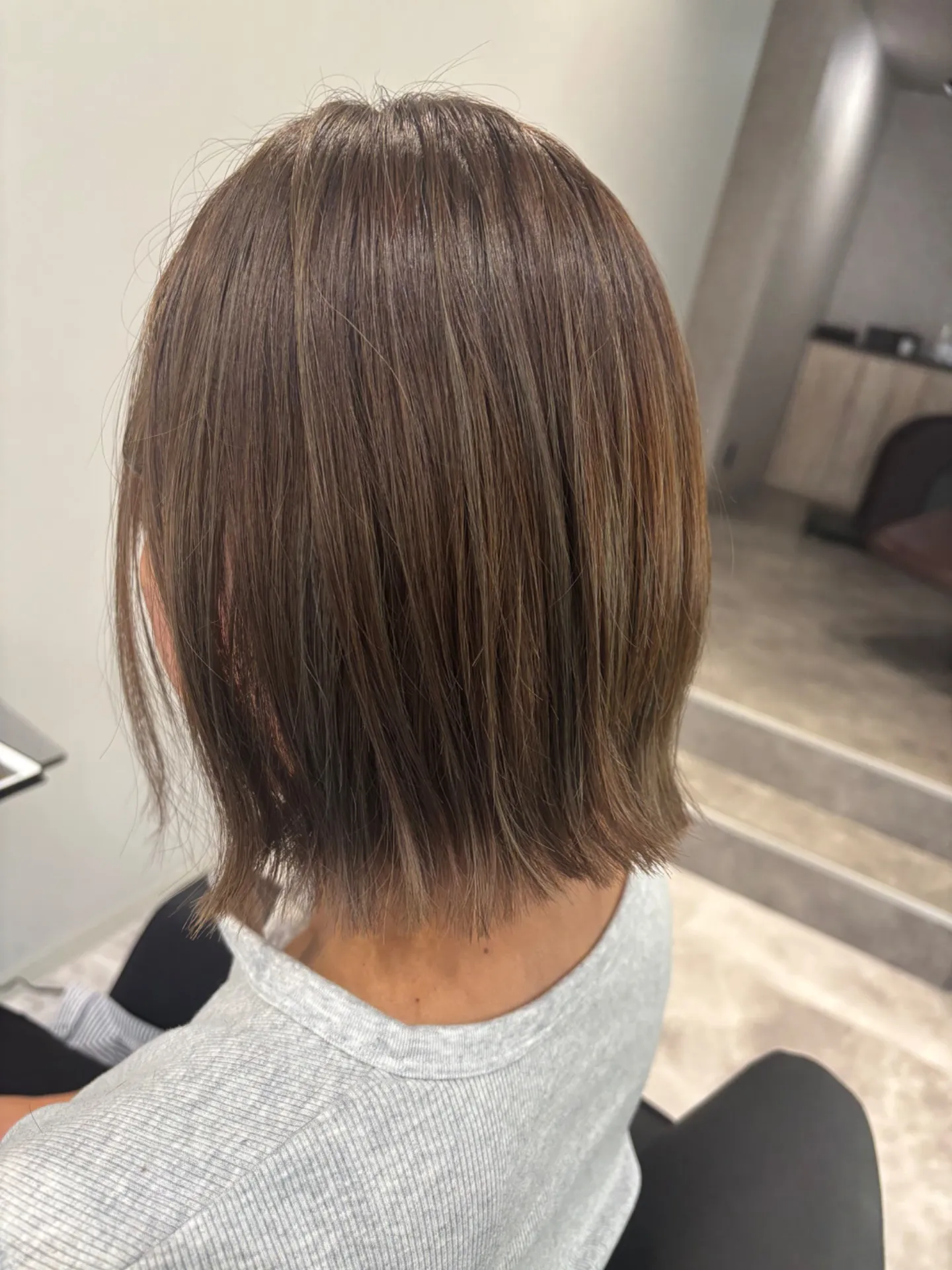 大人ハイライトで白髪ぼかし