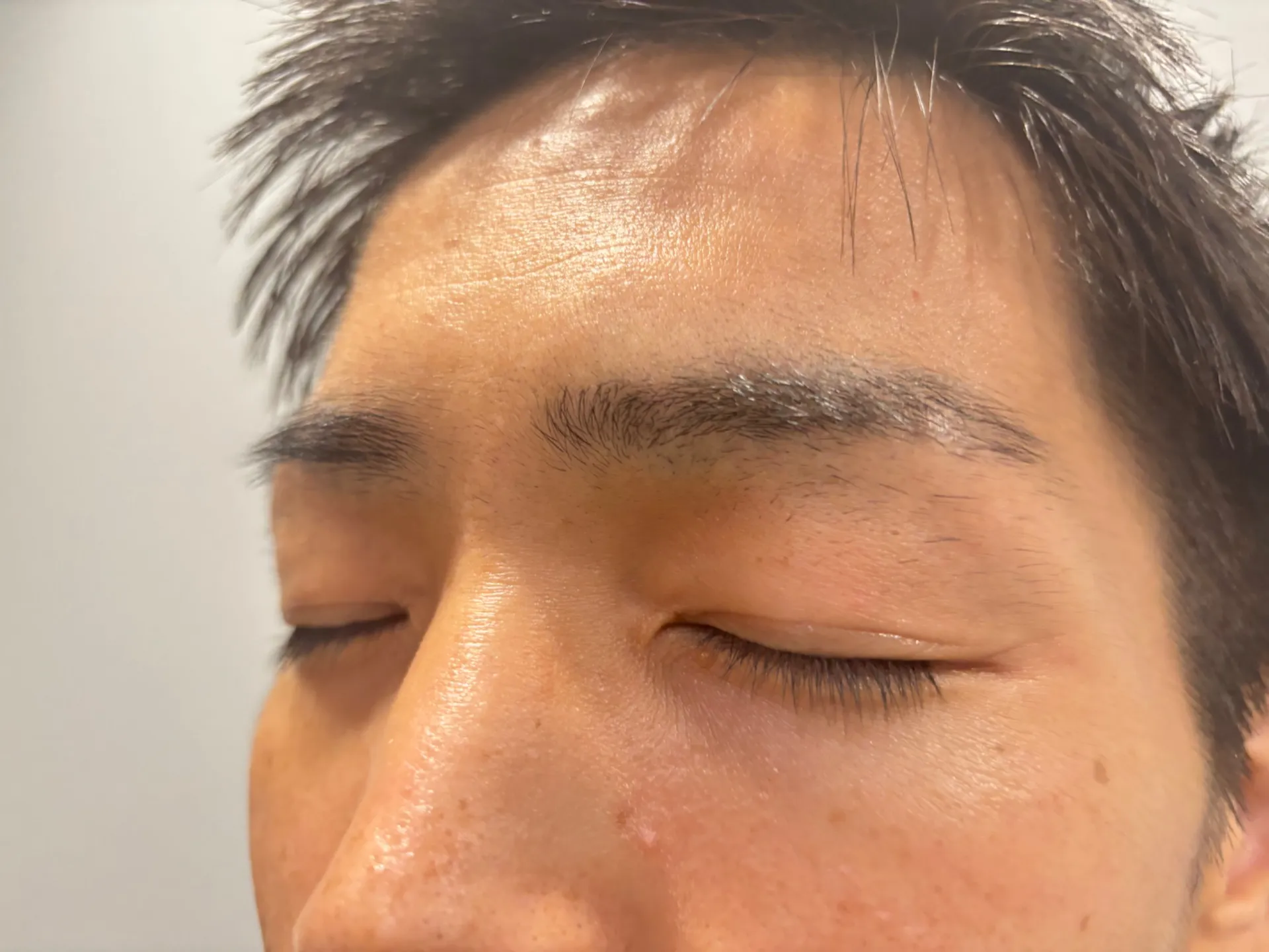 カットと同時にできる!眉毛WAX脱毛!